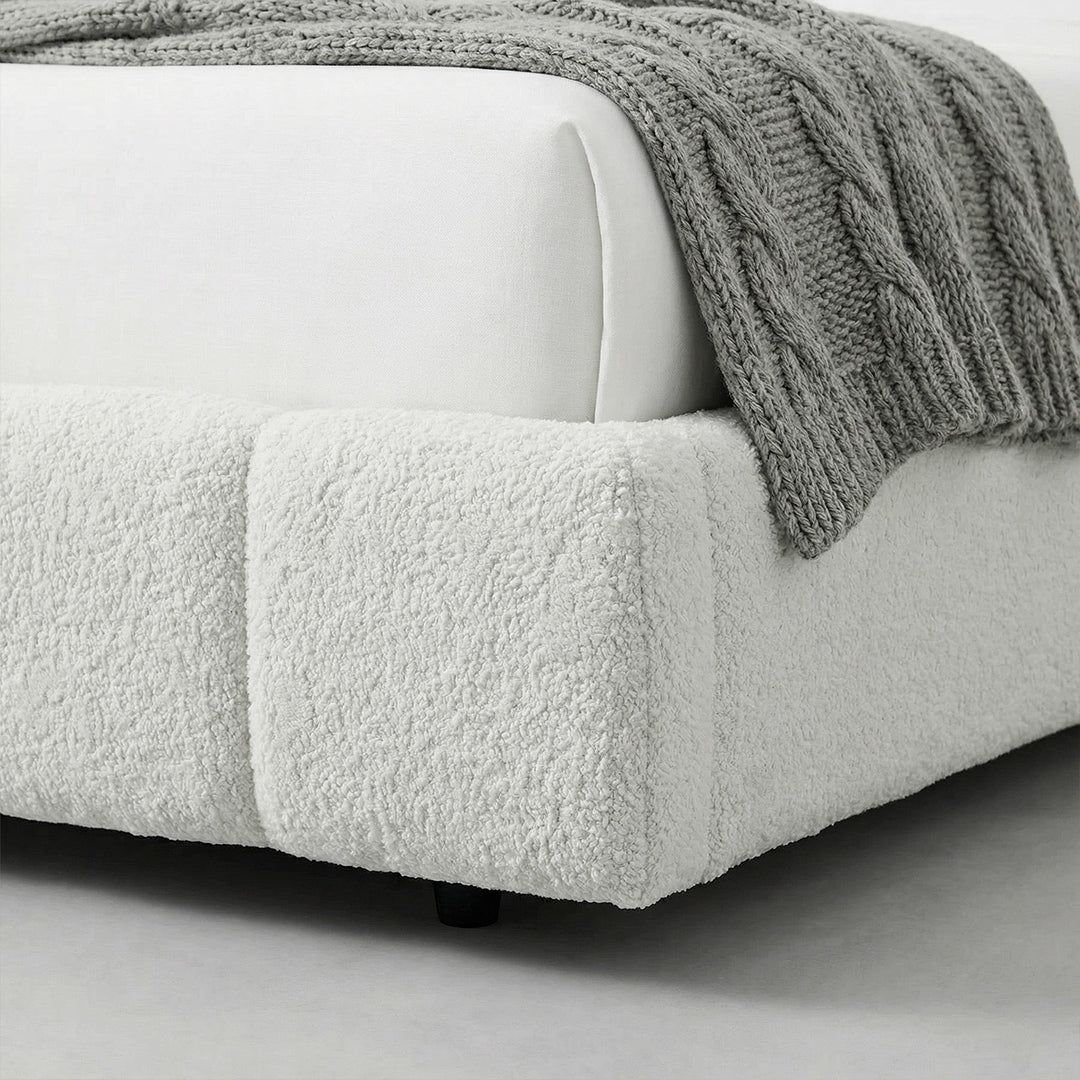 Modern Minimalist Cream Shell Upholstered Bed, Waterproof Chenille Fabric Soft Headboard Bed, Sturdy Solid Wood Slats Noise-Free Double Bed